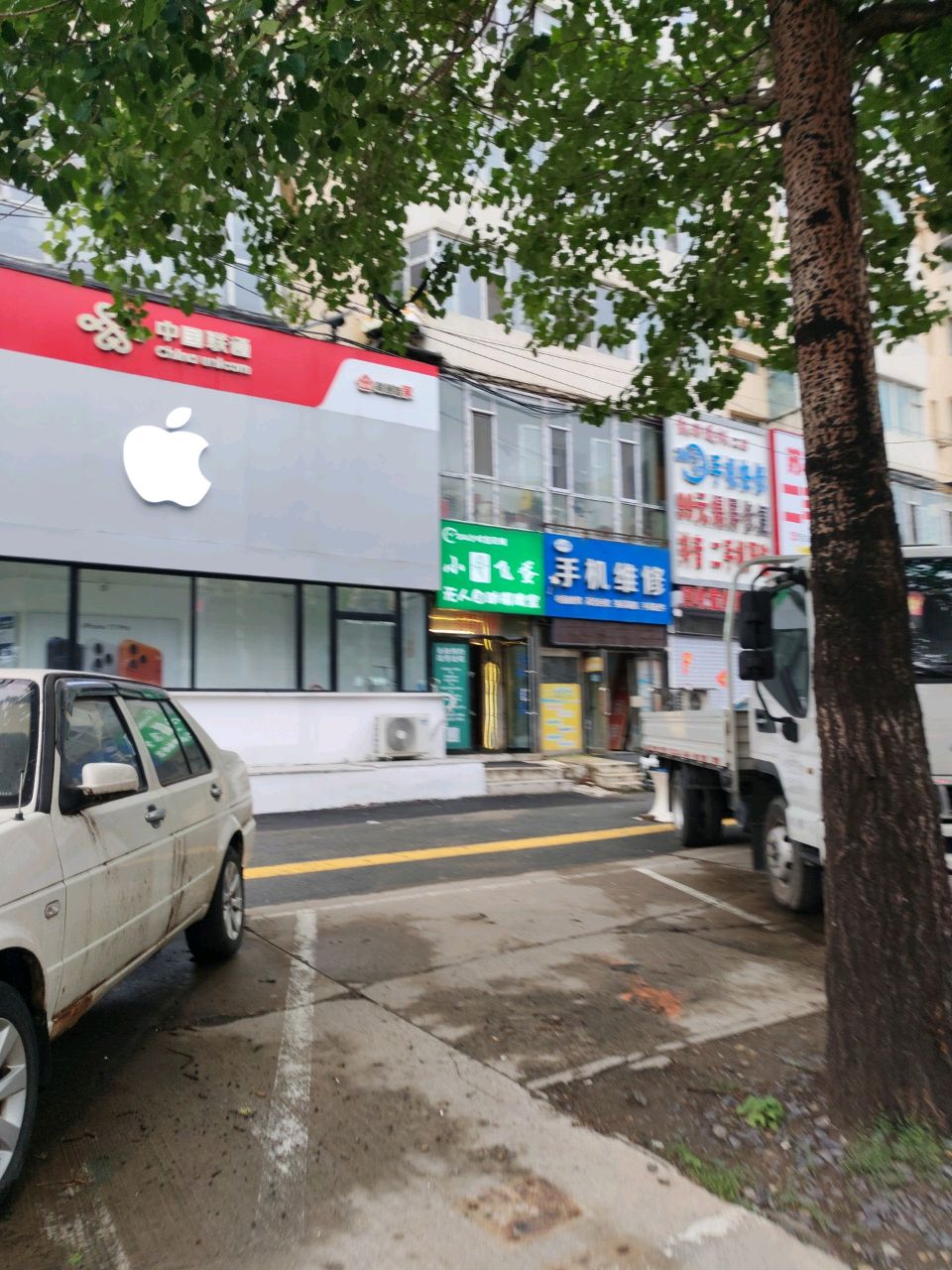 小鸡飞蛋无人自助棋牌室