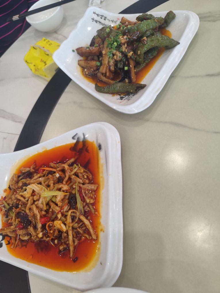 成渝川菜馆(兴湖街店)