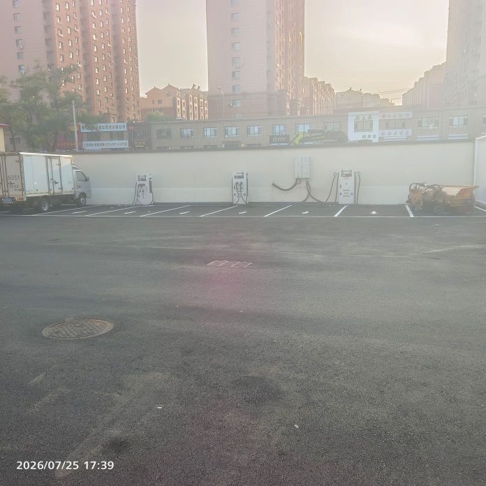 慧逸缘汽车充电站(四百体育场站)