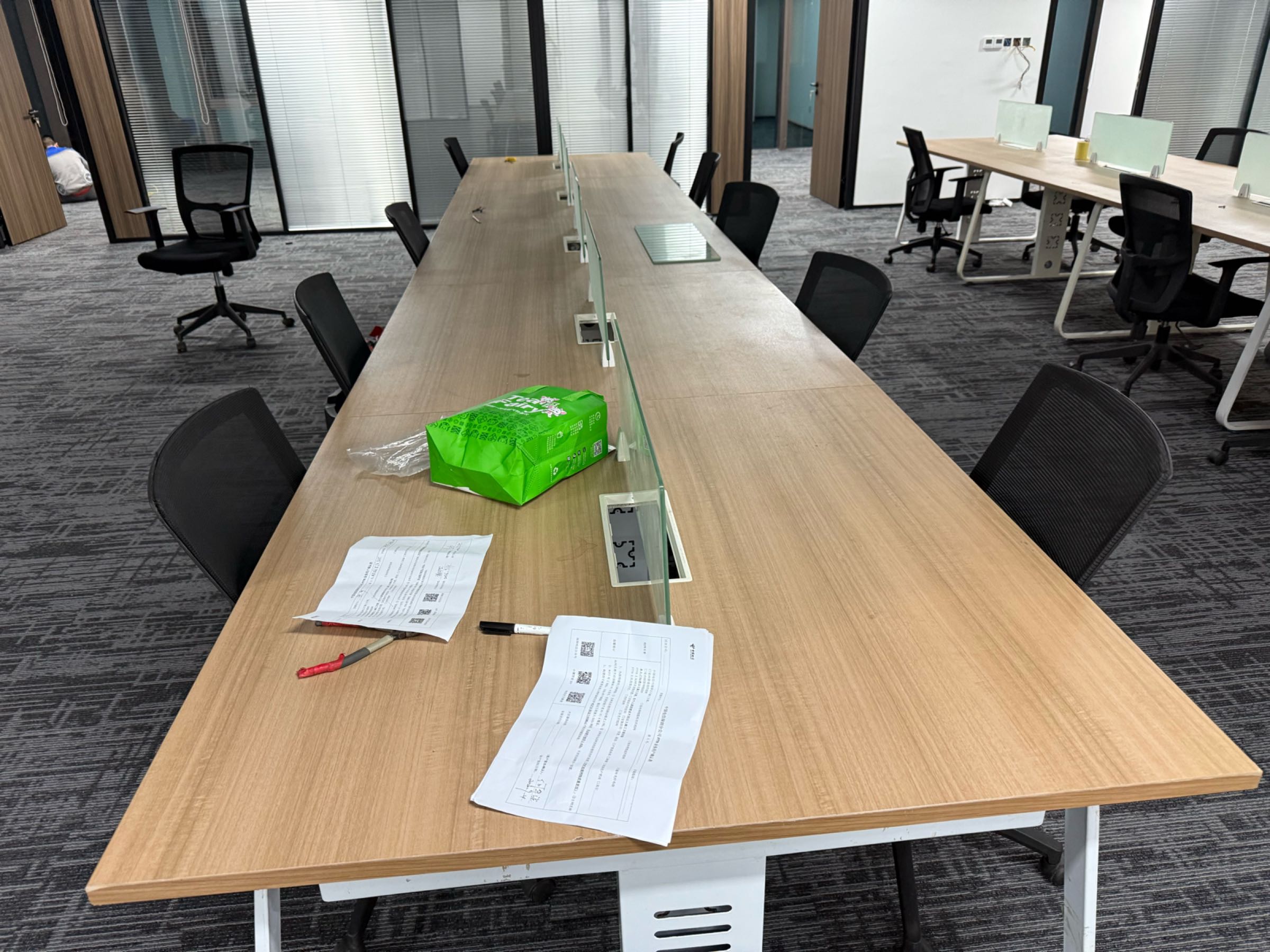 久循二手办公家具城(宝安展厅)