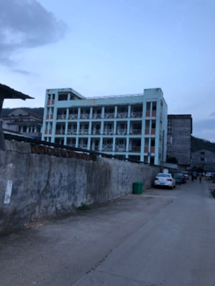 位置,怎么去,怎么走):  浙江省温州市瑞安市丁山瑞枫线湖岭镇第二小学