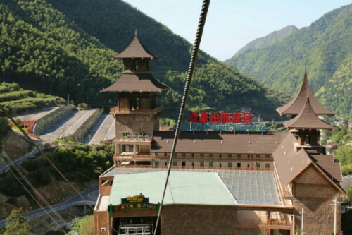 龙泉山旅游景缆车站