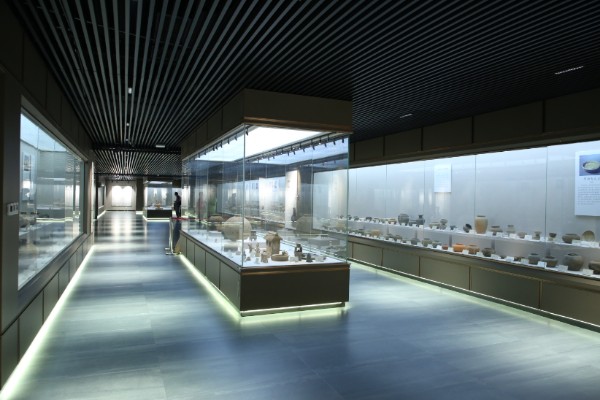 东鹏明善陶瓷博物馆