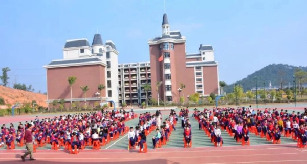 广东华立科技学院-华立中英文学校