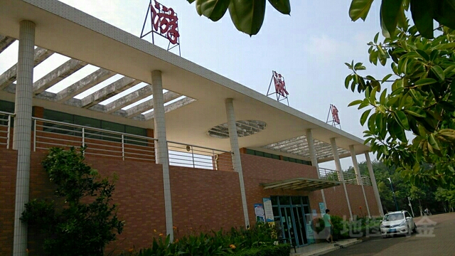 吉林大学珠海学院-游泳馆