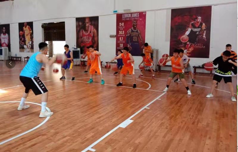 星耀篮球俱乐部