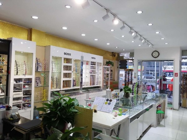 新世界眼镜(金领商贸楼店)