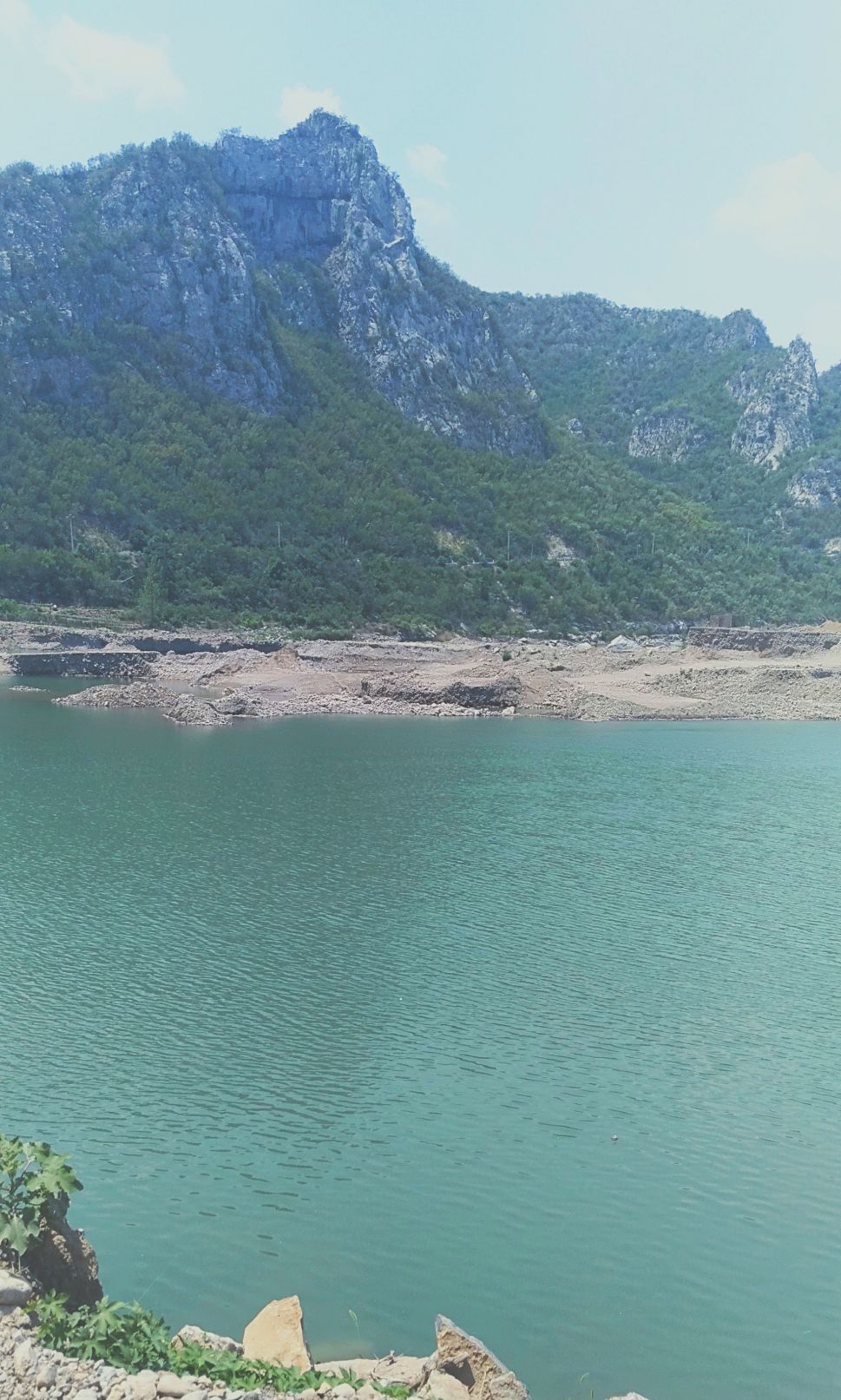 漳河三峡漂流风景区