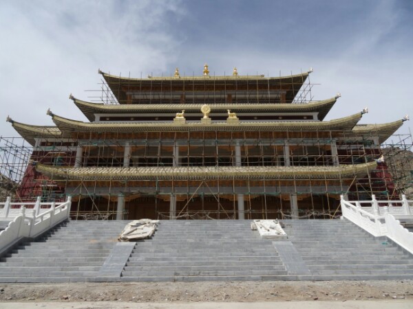 德令哈阿力腾寺院