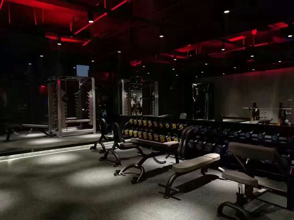 荣悦台恒峰游泳馆