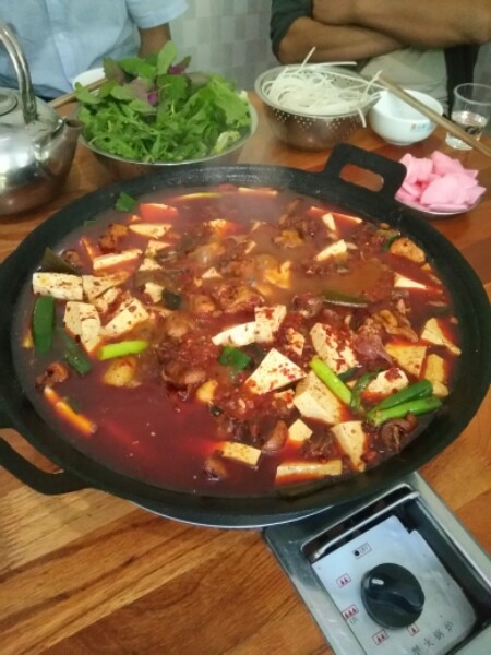 茨冲鸡肉火锅(玉舍第一家)