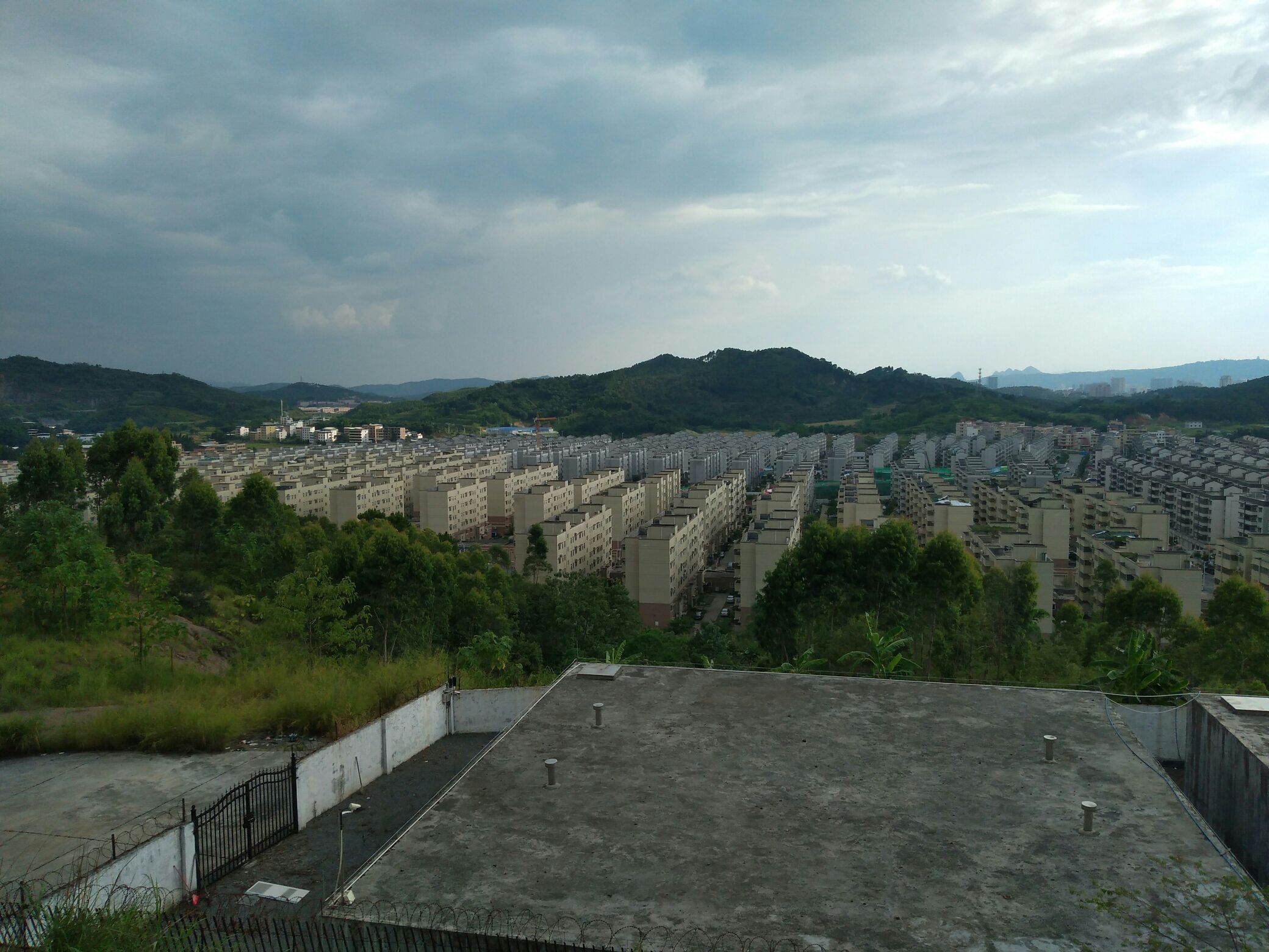 山稔花法治文化主题公园