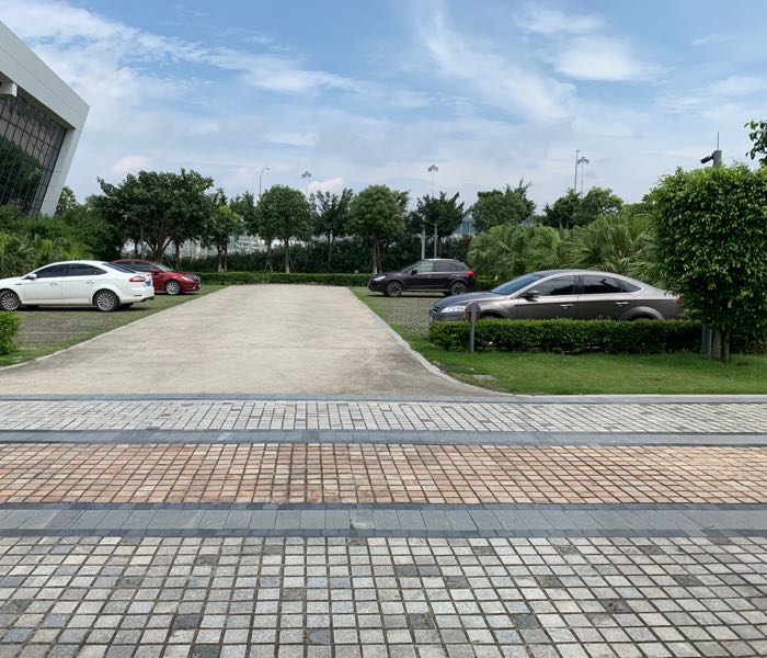 翔汇广场停车场