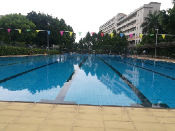 广州市旅游商务职业学校-游泳池