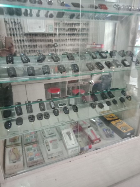 开锁汽车钥匙(八一路店)