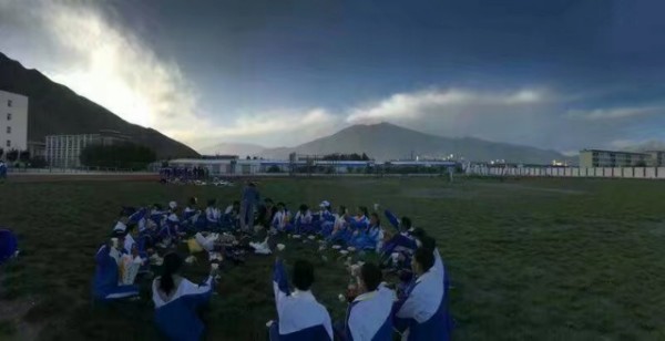 西藏山南市第二高级中学-西门