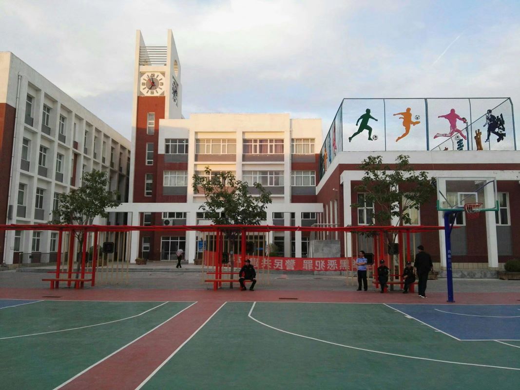 通辽市八大中学