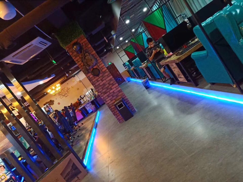 欧麦网吧