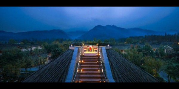 怎么去,怎么走):  四川省成都市都江堰市青城山镇东软大道2号六善酒店