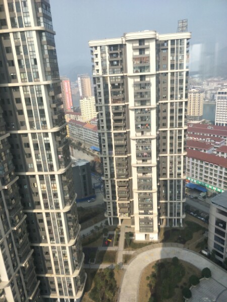 莲馨交院停车场-出入口