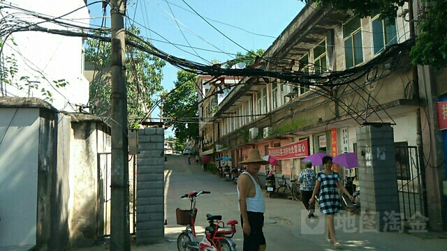 江西省景德镇市珠山区新厂街道高岭大道31号