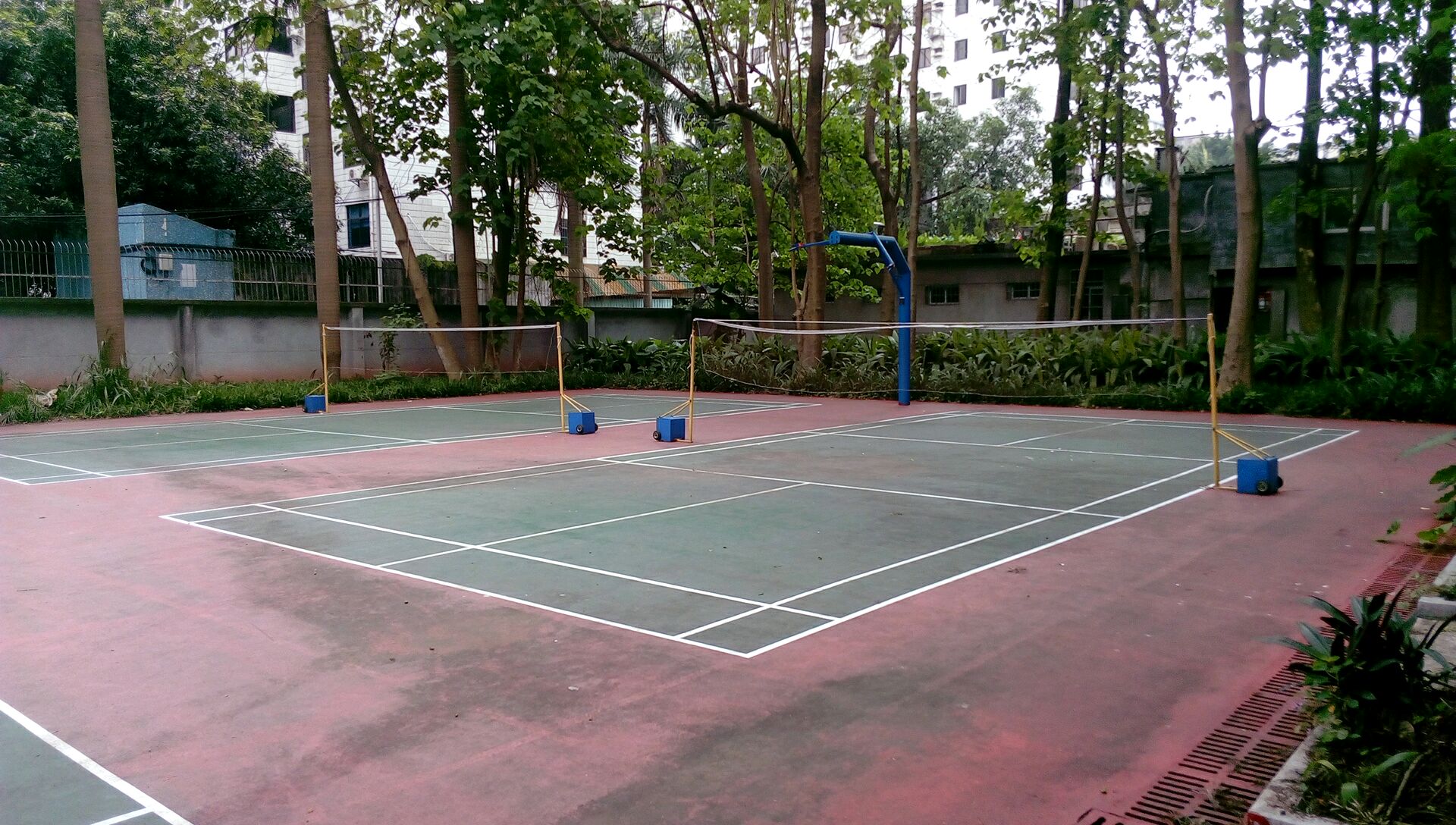 中三大学(南校区)-羽毛球场