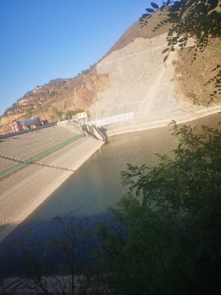 灵宝窄口龙湖风景区