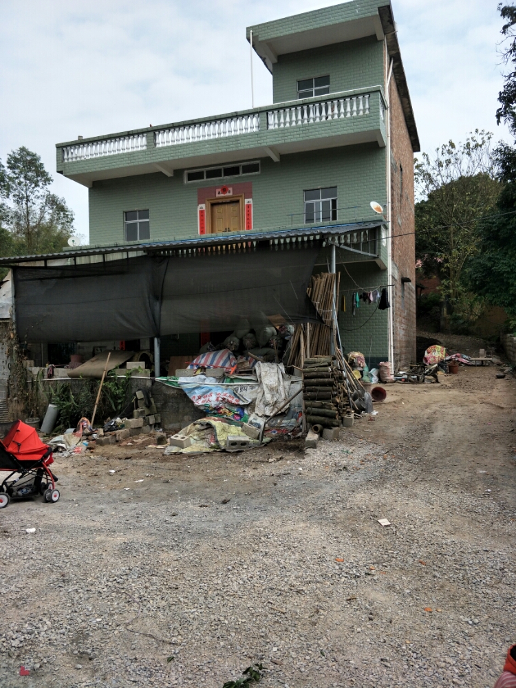 广西壮族自治区贵港市港南区鹤山村新村屯