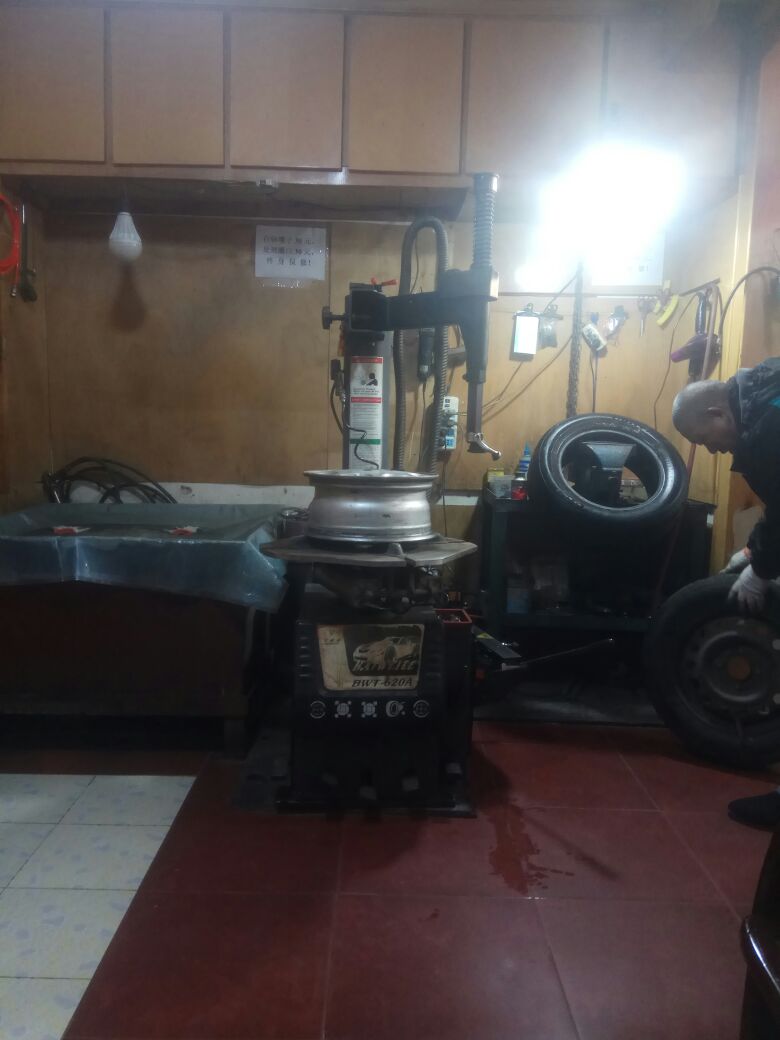 弟兄轮胎(深沟寺站)