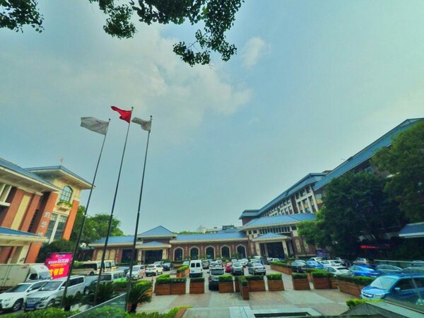 桃花岭饭店-停车场