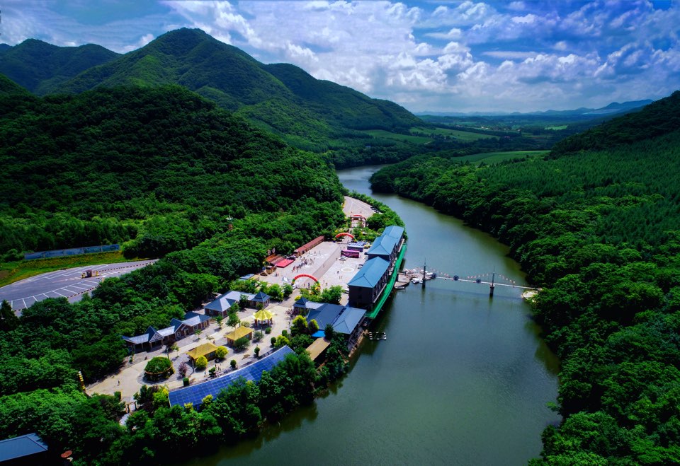 鸿运谷景区葫芦岛水上乐园