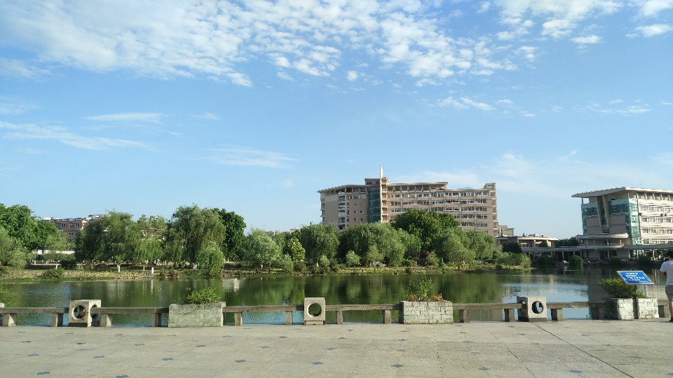 西南科技大学东区-逸夫图书馆