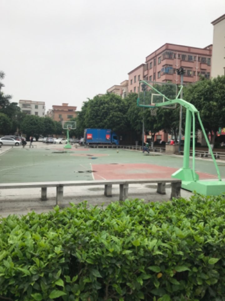 向东球场