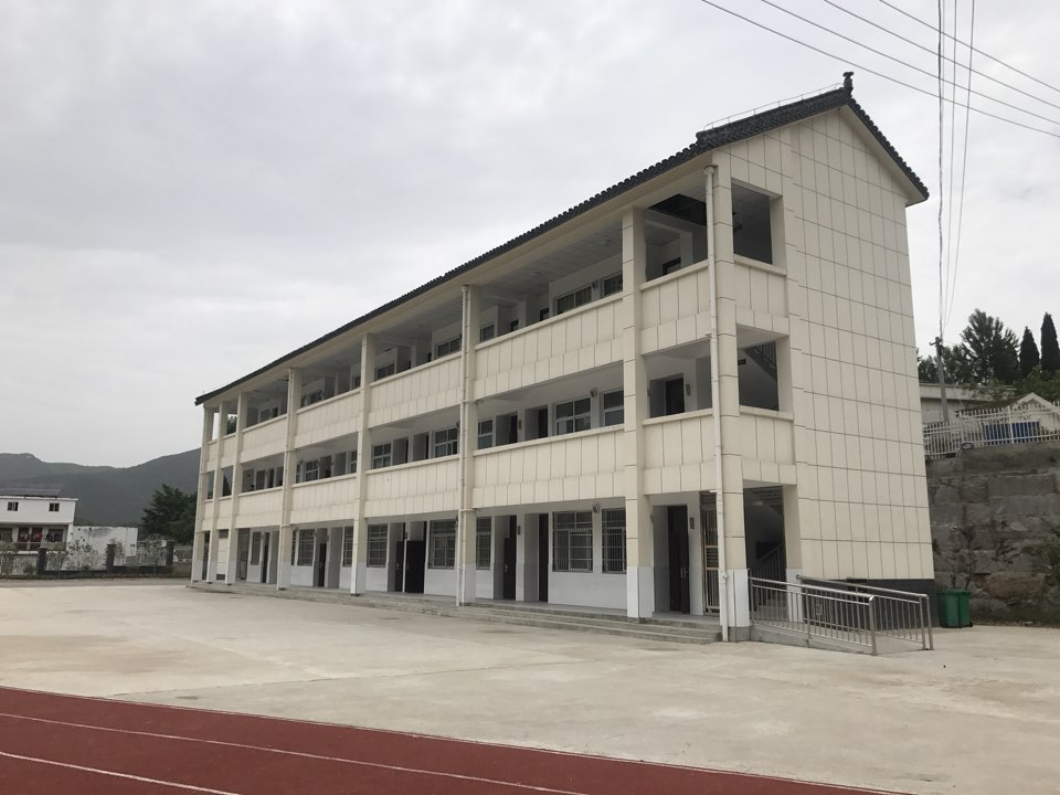 六安市金寨县汤家汇镇瓦屋基村