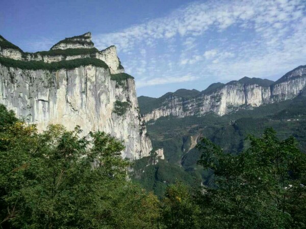 朝东岩桂花山庄
