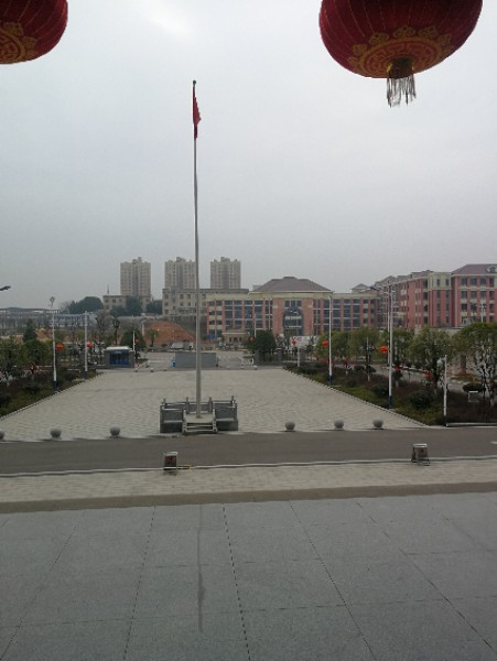湘潭市湘潭县天马东路易俗河镇第二中学西北侧约120米
