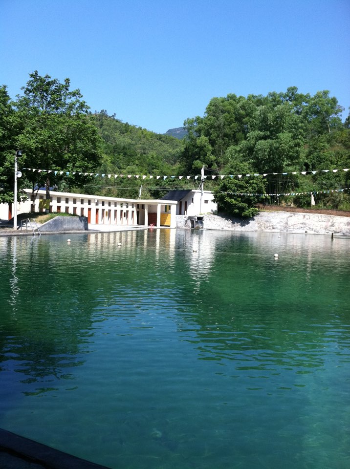 尖笔峰游泳池