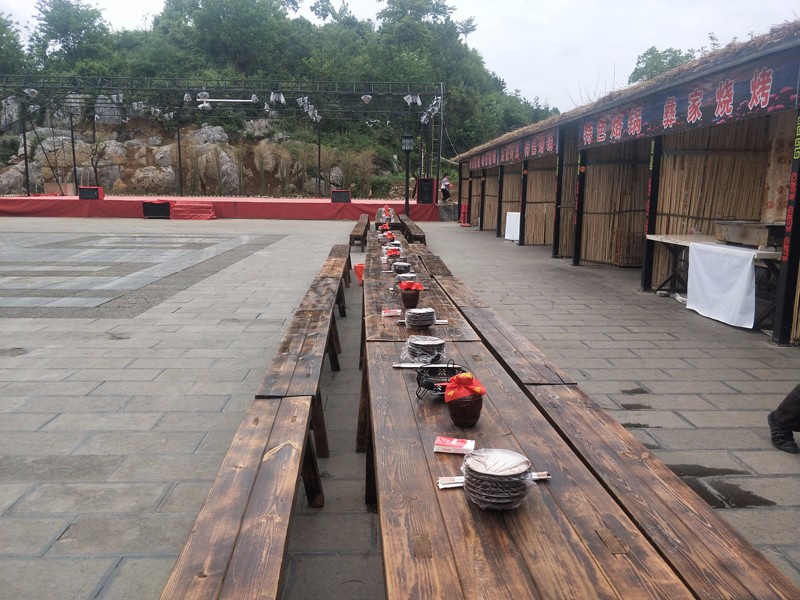 百里杜鹃印象鹏程音乐美食广场