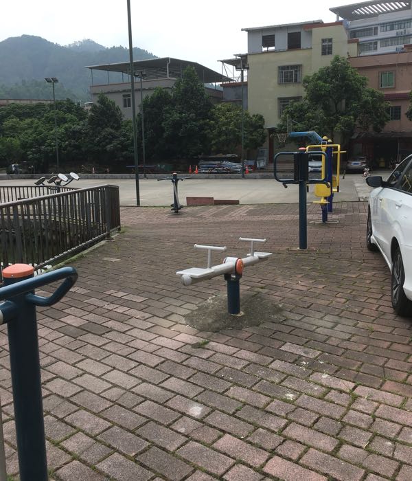 永红村篮球场