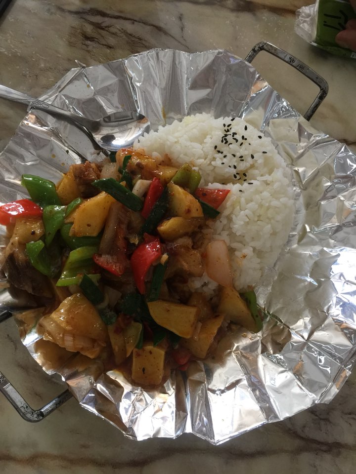 马文远手抓美食城