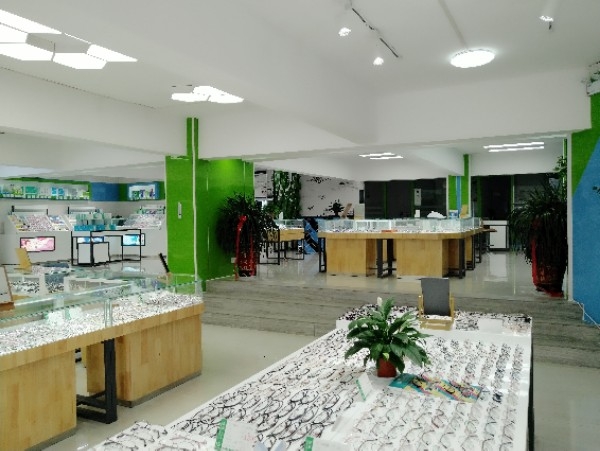 安康眼镜批fa城(兴安中路店)