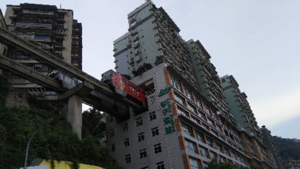 李自坝