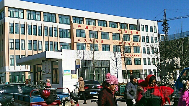 临朐县龙岗镇中心学校