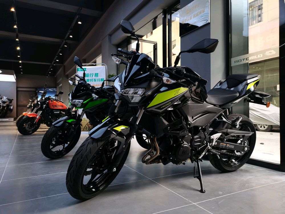 QJMOTOR摩托(怀化旗舰店)