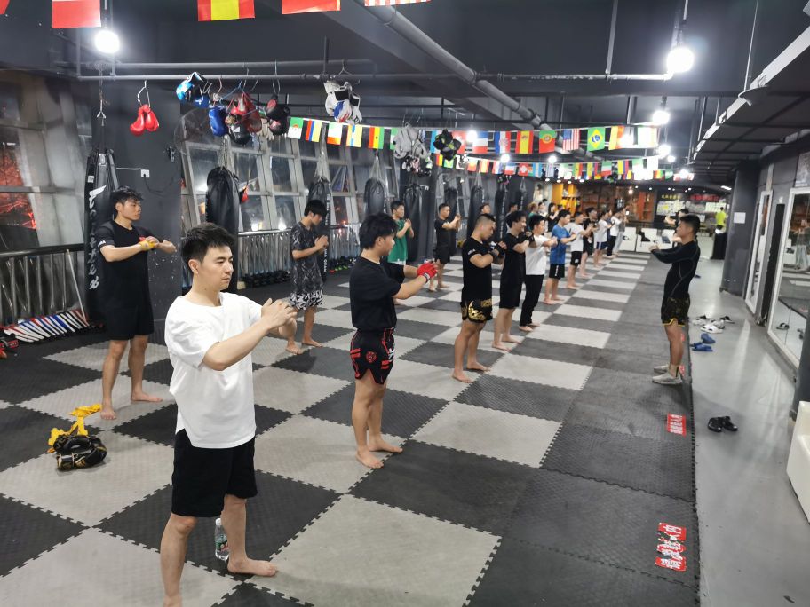 铁煞拳搏击俱乐部(体育中心旗舰店)