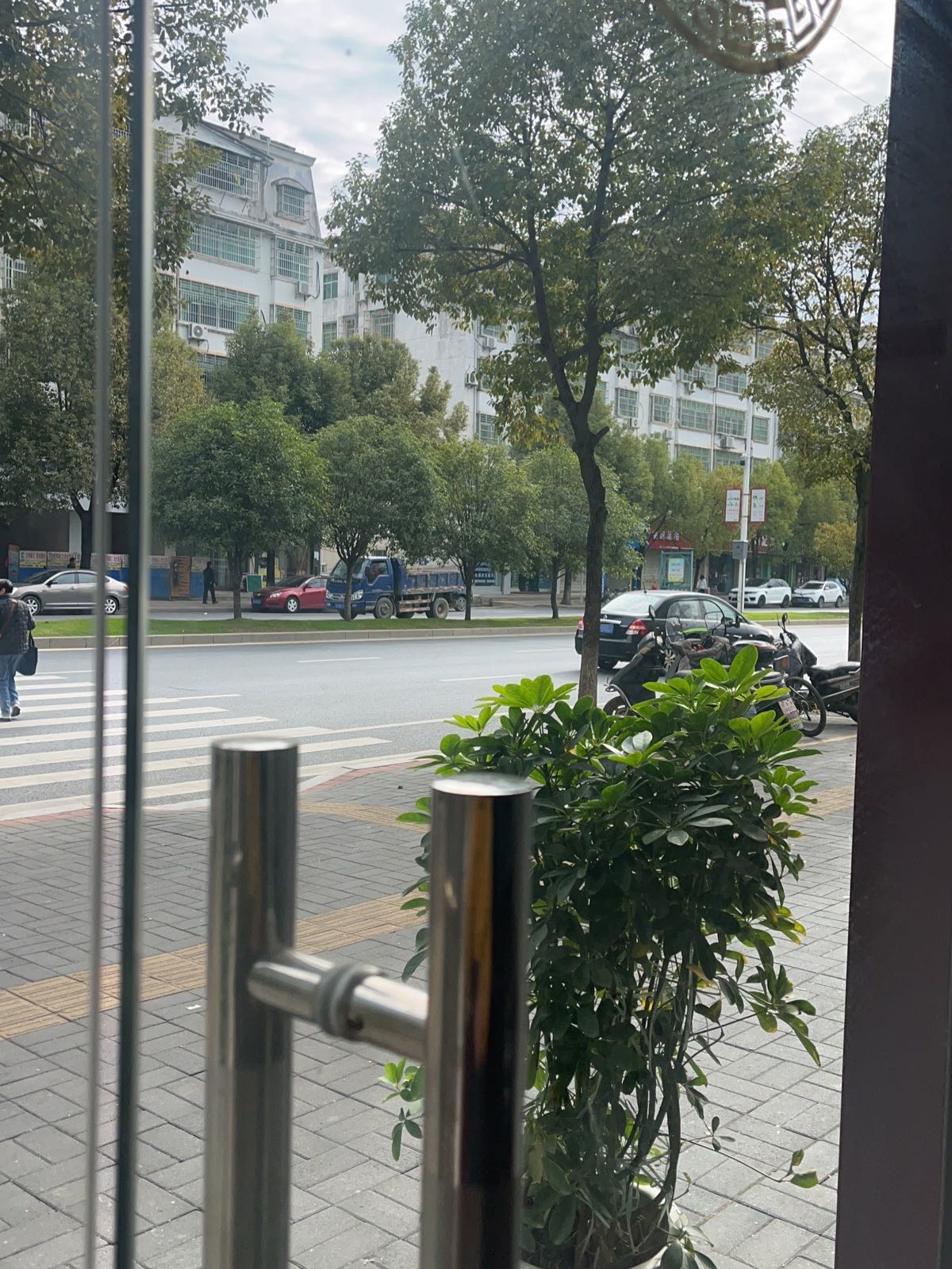 铭威寄售行