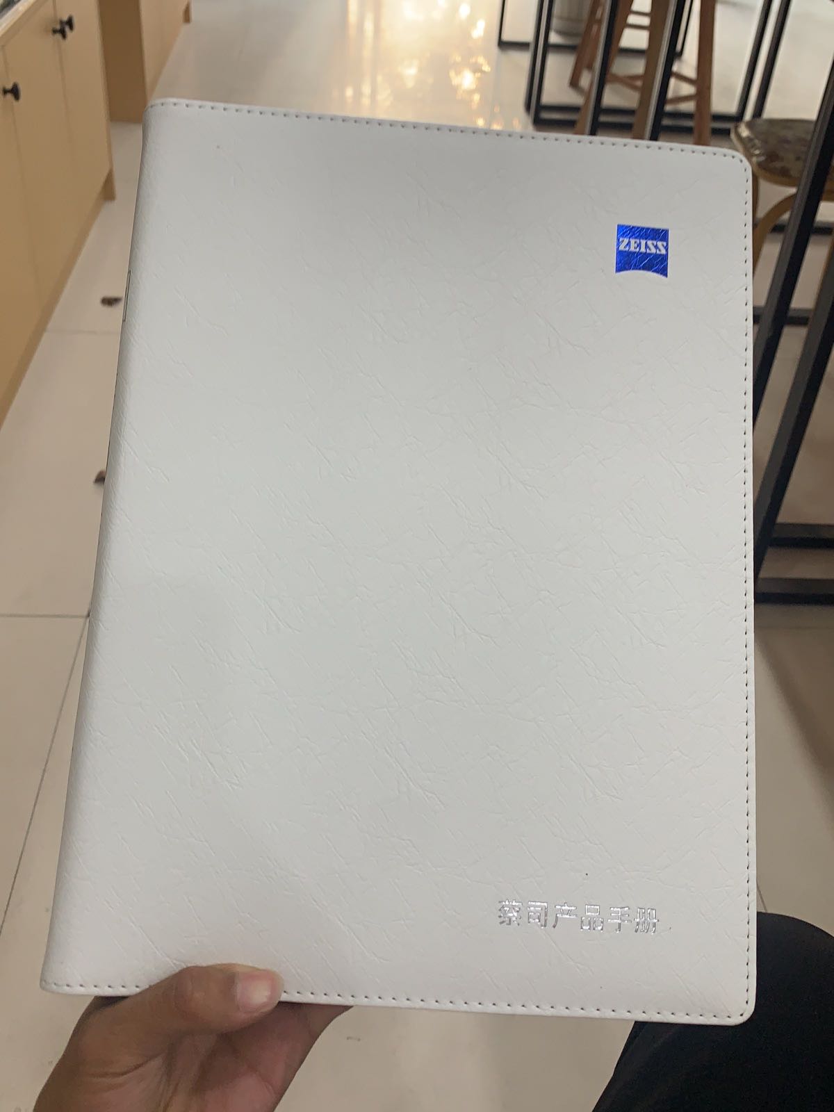 极目眼镜(凤凰城店)