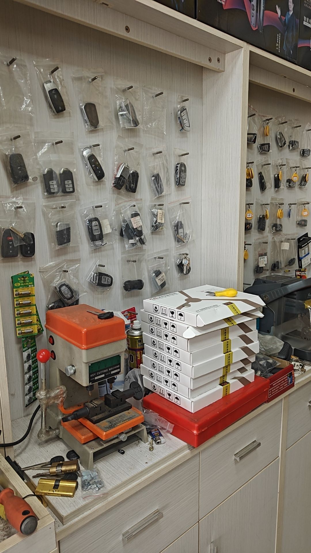 景安锁店开锁配汽车钥匙